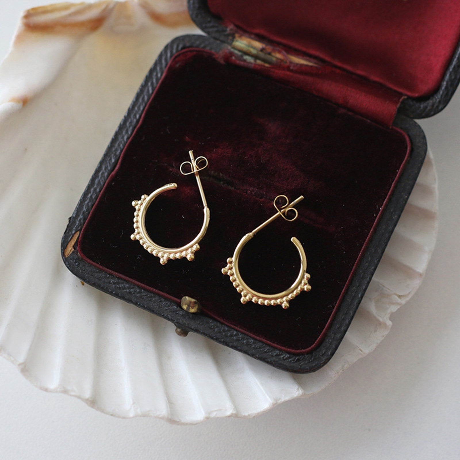 Continues Beaded Hoop Earrings - Pantsnsox
