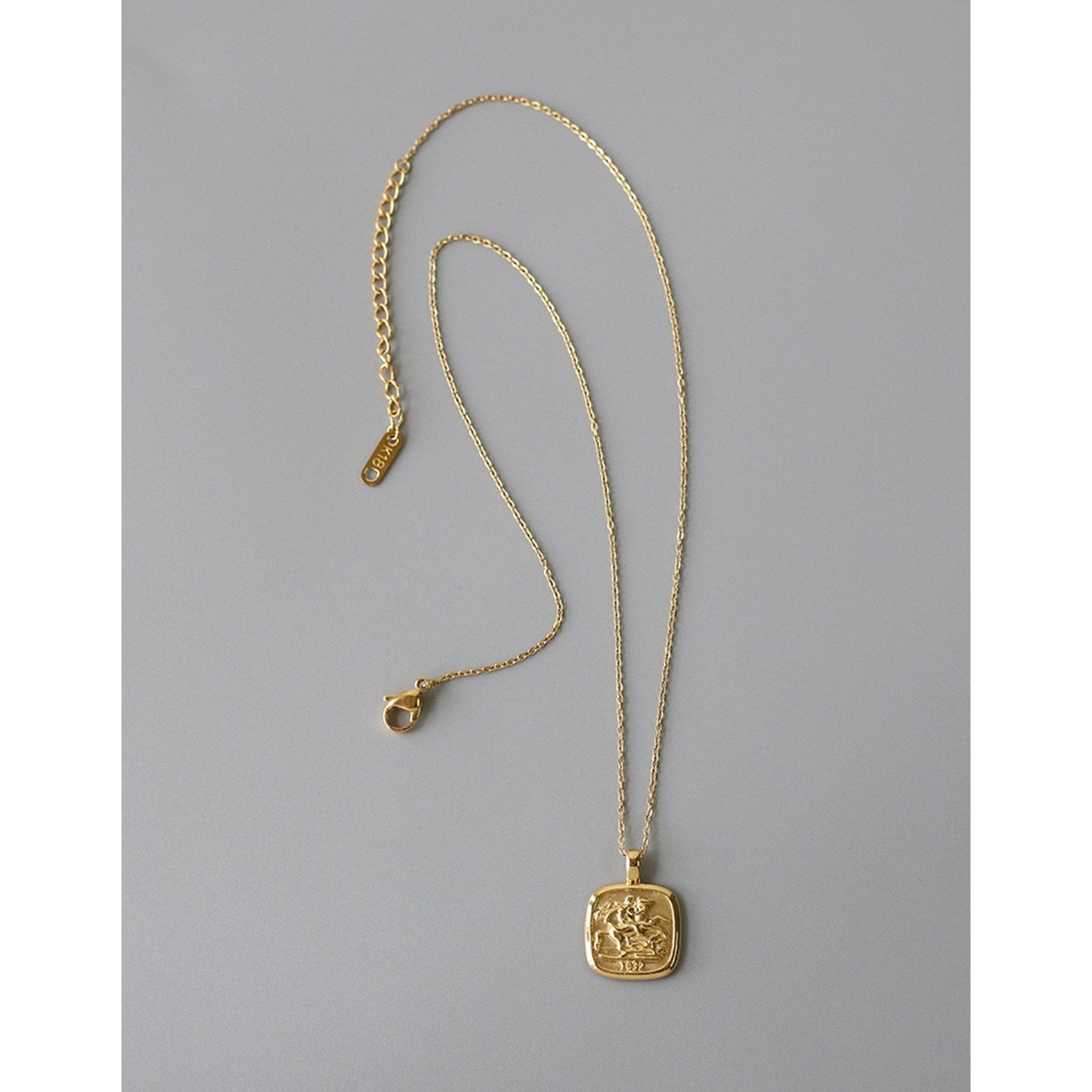 Knight Roma Hero Necklace - Pantsnsox