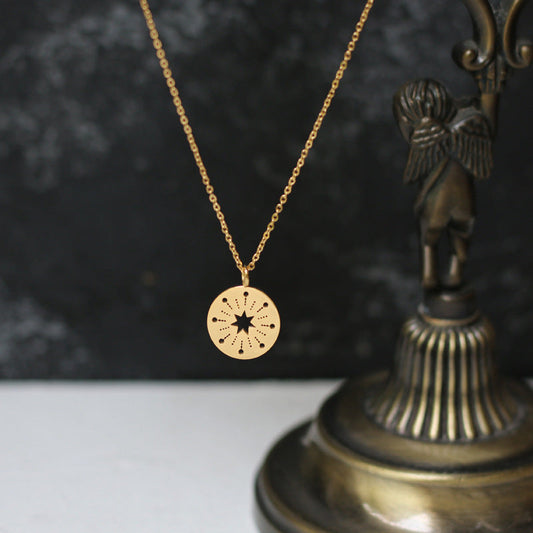 The North Star Pendant 18K Necklaces - Pantsnsox